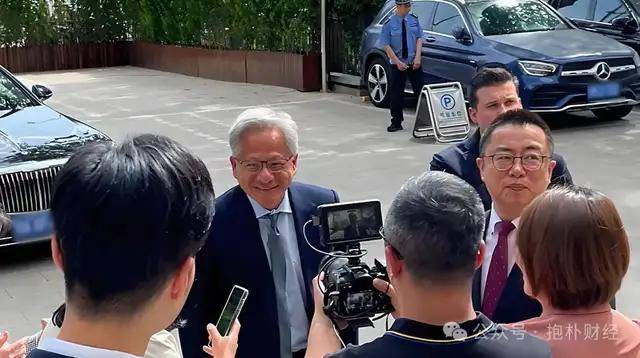 蓝莓外汇开户黔西南州疾控中心原主任唐鹏程受贿案一审开庭